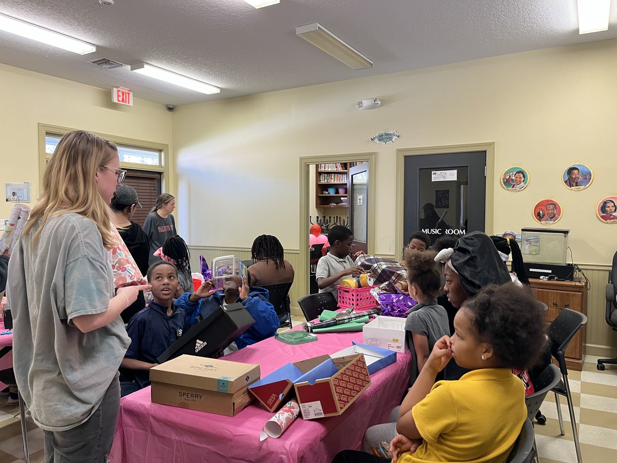 VSU_ENACTUS's tweet photo. Mid-Semester Recap! 🎉 Our VSU Enactus students have been working with the kids at Ora Lee West to teach them about financial literacy.

#Enactus #EnactusUSA https://t.co/dVhkRWC2GE