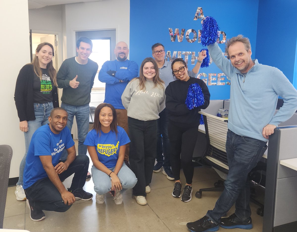 UNRefugeeAgency's tweet photo. Congrats to all who came out to #StepWithRefugees in the NYC @united Half Marathon! Special shout out to @UNRefugeeAgency staffer @davidhalldc who joined the incredible team of runners.
Your dedication is changing refugees lives. Thank you for your amazing allyship! @nyrr https://t.co/jLhdbwcGbn