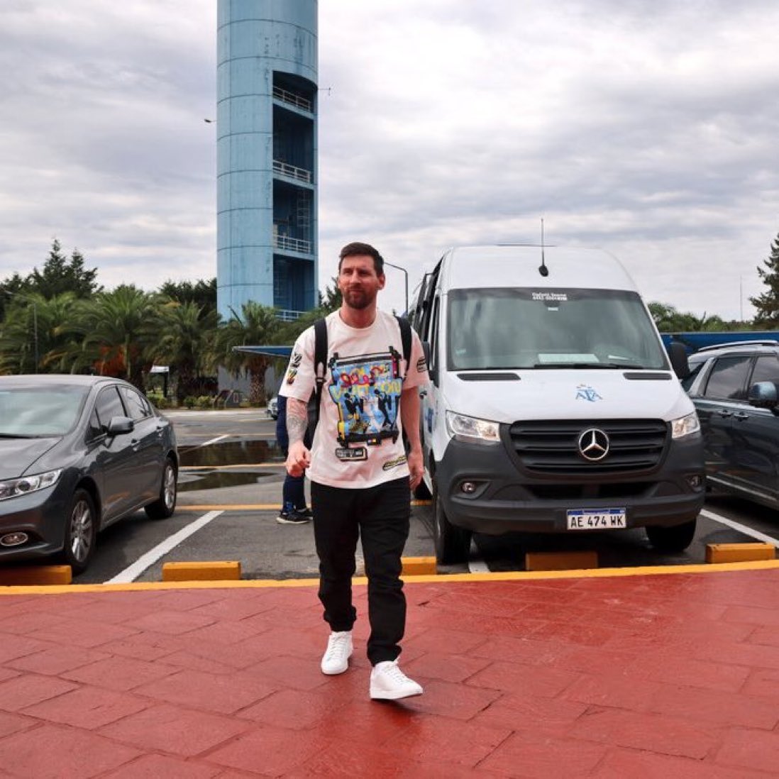 Messi out of Context tweet media