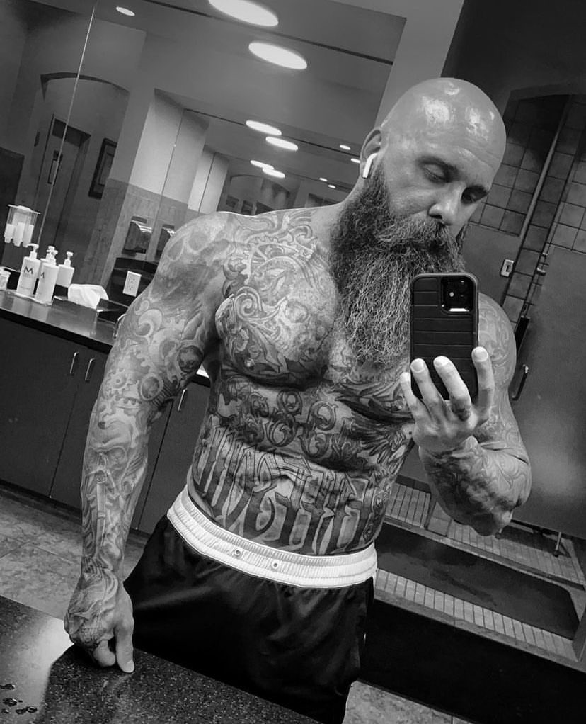 #MCM goes to my grizzly bear <a href="/AM_RideForLife/">Alan Miller</a> thank you for being the man I’ve been looking for.

You truly are my ride and Die love you baby 💋

— Avery 💖