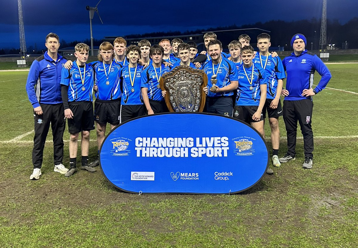 RugbyLeeds's tweet photo. 🏉 | That’s a wrap!

A massive congratulations to @CrawshawPE who were the winners of tonight’s Year 10 Final, beating @Allerton_Grange 42 points to 24🏆
 
Well done to all of tonight’s players who put on a great show🙌 https://t.co/BDoZPxCS2m