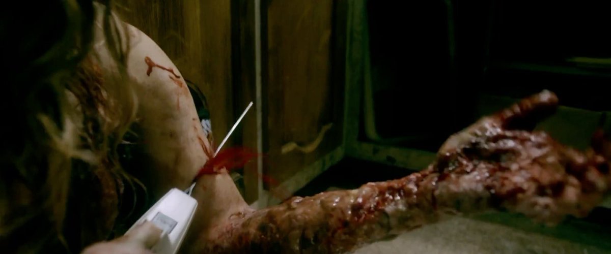 horrorsthetics's tweet photo. girls be like "this film radiates comfort" and then this is the film https://t.co/Td6k07fCfT