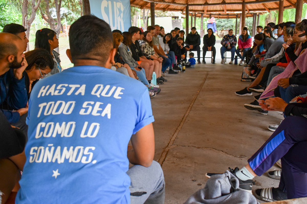 SurMza's tweet photo. Durante este finde las juventudes de @LibresdelSurMza nos encontramos en el Campamento Provincial 🔥 Un fin de semana para formarnos y debatir sobre el lugar protagónico que lxs jóvenes tenemos que ocupar en la construcción de un proyecto de país más justo. https://t.co/XbMo4plgEb