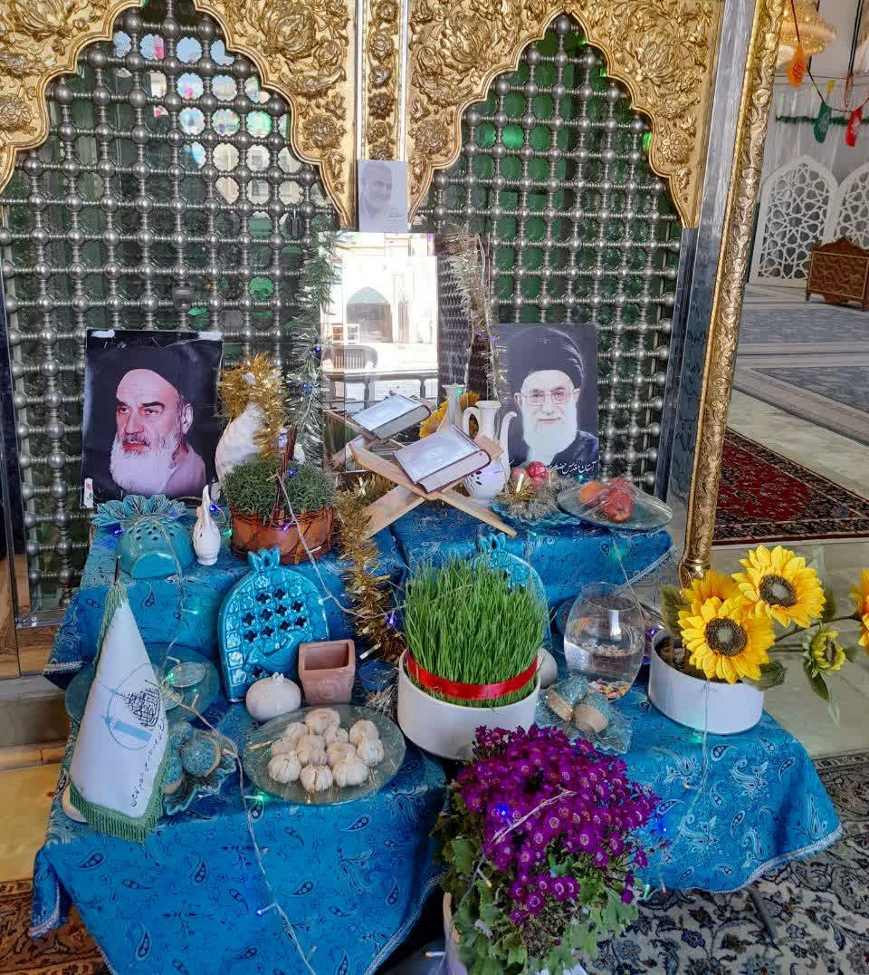 banookashaiii_6's tweet photo. میگید جای قرآن توی هفت سین نیست؟!
ما عکس سیدعلی و آسیدروح‌الله رو هم میذاریم سفره‌مون متبرک‌تر شه :)!
#عید_امید https://t.co/7AzAdzbMJu