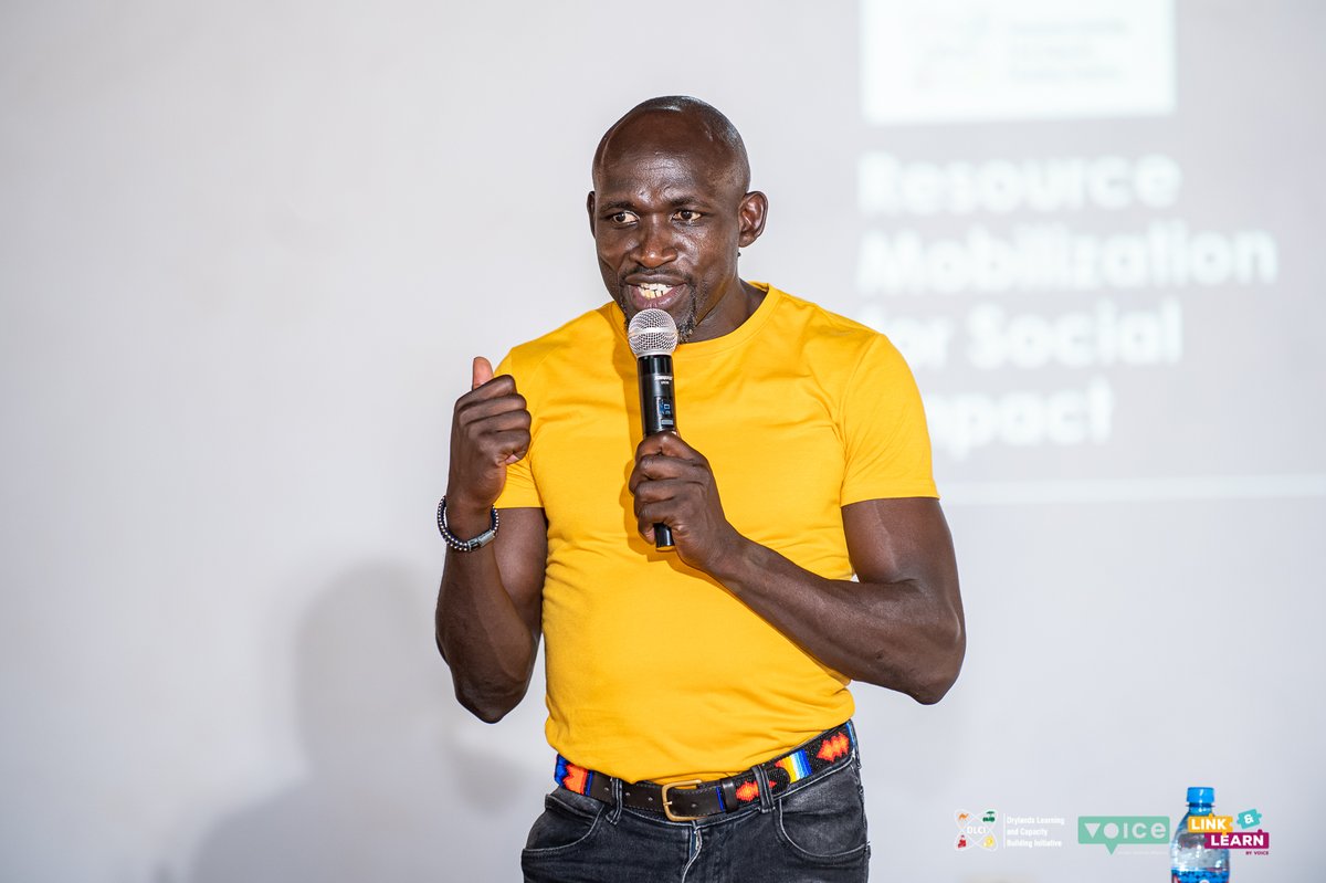 OgolaFogola's tweet photo. AS THE LEADER OF Civil Society (CSOs) in Kenya, was  TRAINING CSOs ACROSS East Africa on Resource Mobilisation Strategies IN Malindi. In Kenya the options oscillates between @WilliamsRuto &amp; @RailaOdinga .Civil Society must be strengthened to provide alternative leadership. https://t.co/rnRpcSyRso