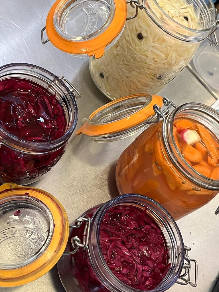 NutritionRoe's tweet photo. Fantastic sustainability &amp; food waste workshop, discussing fermentation led by @clemcleavenutr with help from @adele759 &amp; @DrSueRNutr and supported by @DiverseNutr https://t.co/XOA9fYf02N
