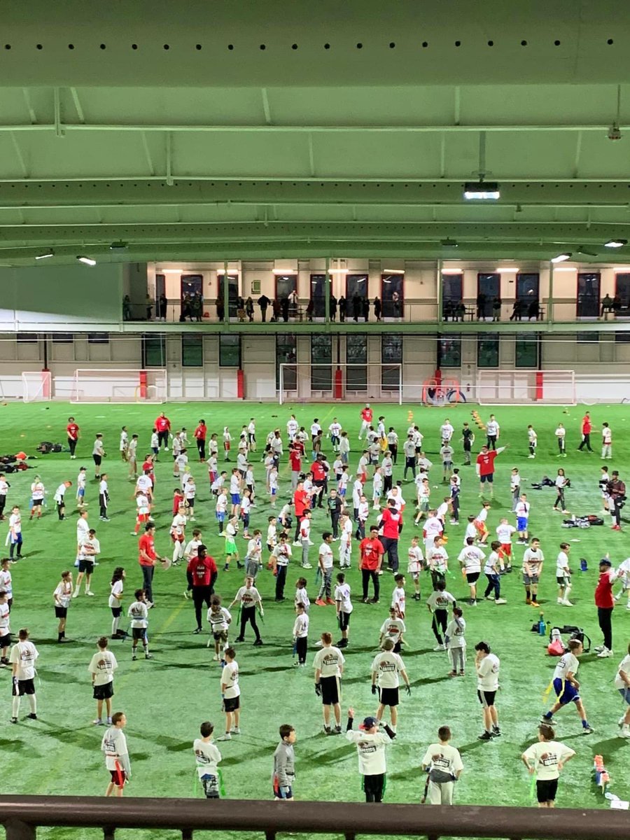 NewEnglandFlag's tweet photo. Thank you to @man_dammn for the awesome clinic this past weekend, the kids had a blast and created some lifelong memories. Thank you to @Coach_Stone_MT for running the skills and drills, everything ran very smoothly all night. https://t.co/Kdp4LHX2aF