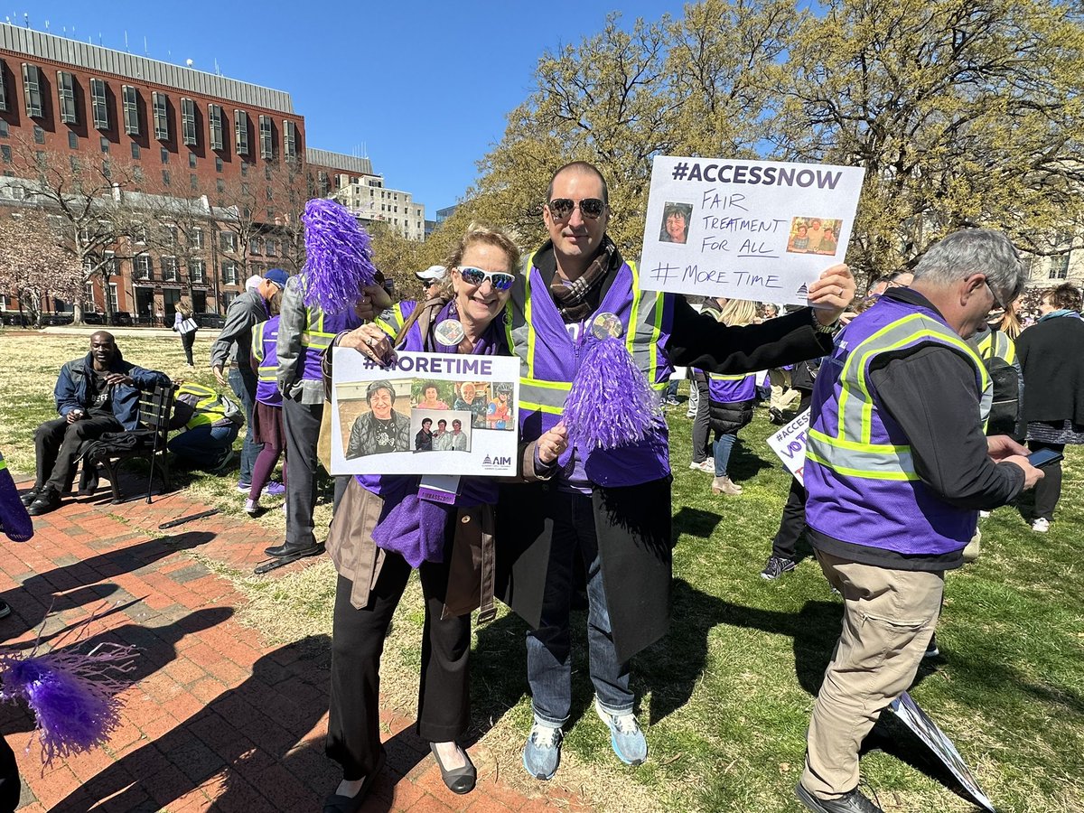 lane1208's tweet photo. In Washington DC!  We have a lot of work to do. Rally at the White House here we come!! We need CMS to allow #Access4All to FDA approved Alzheimer’s medications! 
Let’s ENDALZ and let’s #moretime💜💜 #ENDALZ https://t.co/QlR2K2cELx
