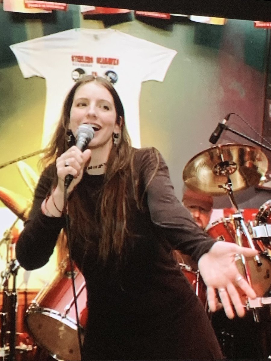 AnaToneDaMania's tweet photo. From 2005/06. I’m going to go cry now! #femalesinger #rushchick #rushtribute https://t.co/V1ivKNl5EL