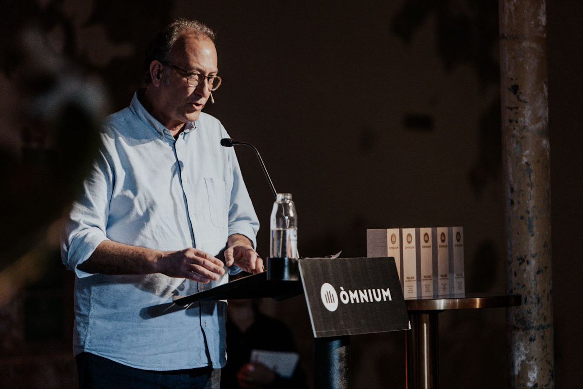 omnium's tweet photo. 🟠 @XavierAntich: "Als Països Catalans necessitem muscular la indústria del cinema i dotar-la de recursos, perquè sigui competitiva i es pugui expressar amb normalitat, malgrat tenir un estat a la contra. Això promovem amb el VOC"
#VOC2023 #PremisVOC https://t.co/VbvQEs9kJY