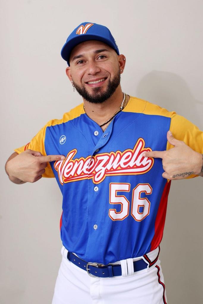 astritru23's tweet photo. La única manera q se me quite un poquito este GUAYABO 🥺 horrendoso, es tener mi camisa de Venezuela con el número 56 de @silvinobracho 🇻🇪🇻🇪🇻🇪 ❤️ Gracias por tan buen trabajo... https://t.co/pIozldp4v1