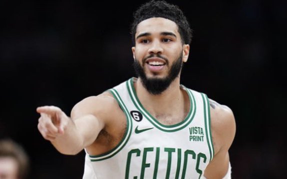 TTWirePodcast's tweet photo. Who’d win in a 1v1 ? 

Prime Melo or Jayson Tatum  🤔 https://t.co/Kfzh7xCLuv