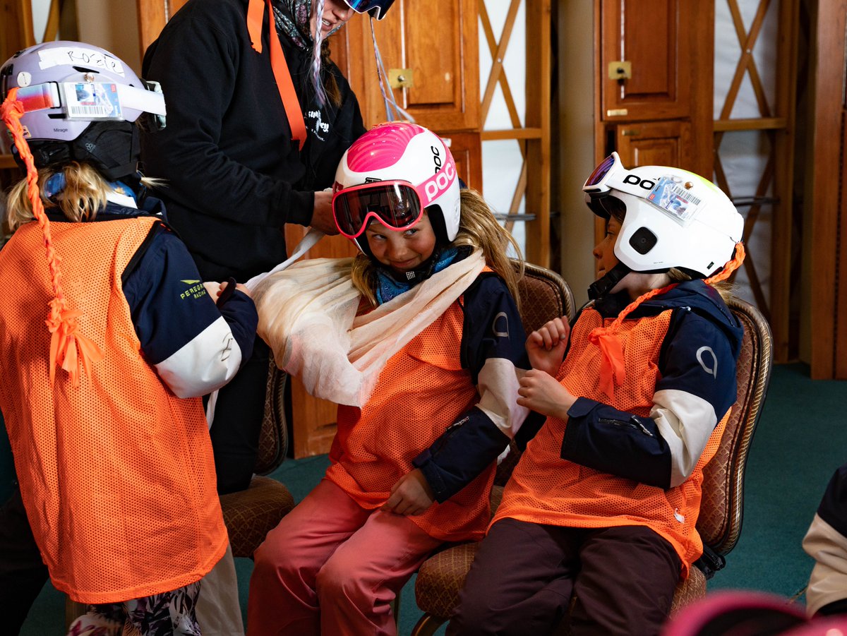 sunvalley's tweet photo. We had an amazing time at @shejumps Junior Patroller Camp this weekend! Thank you to all of our campers, and to Sun Valley Ski Patrol and SheJumps for putting together such a fun day!
#juniorpatrollers
#skipatrol
#sunvalleystoke https://t.co/rvvqWSoKLL