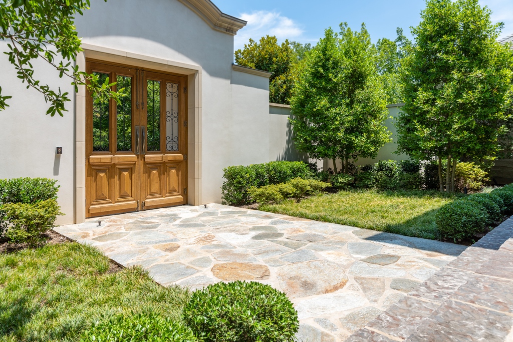 sharp_frame's tweet image. Hello spring, nice to see you again! Check out these gorgeous photos we did last spring for @southern.botanical 🌿💚

#spring #commercialphotography #dfw #sharpframemedia #landscape #landscapedesign #sanantoniotx