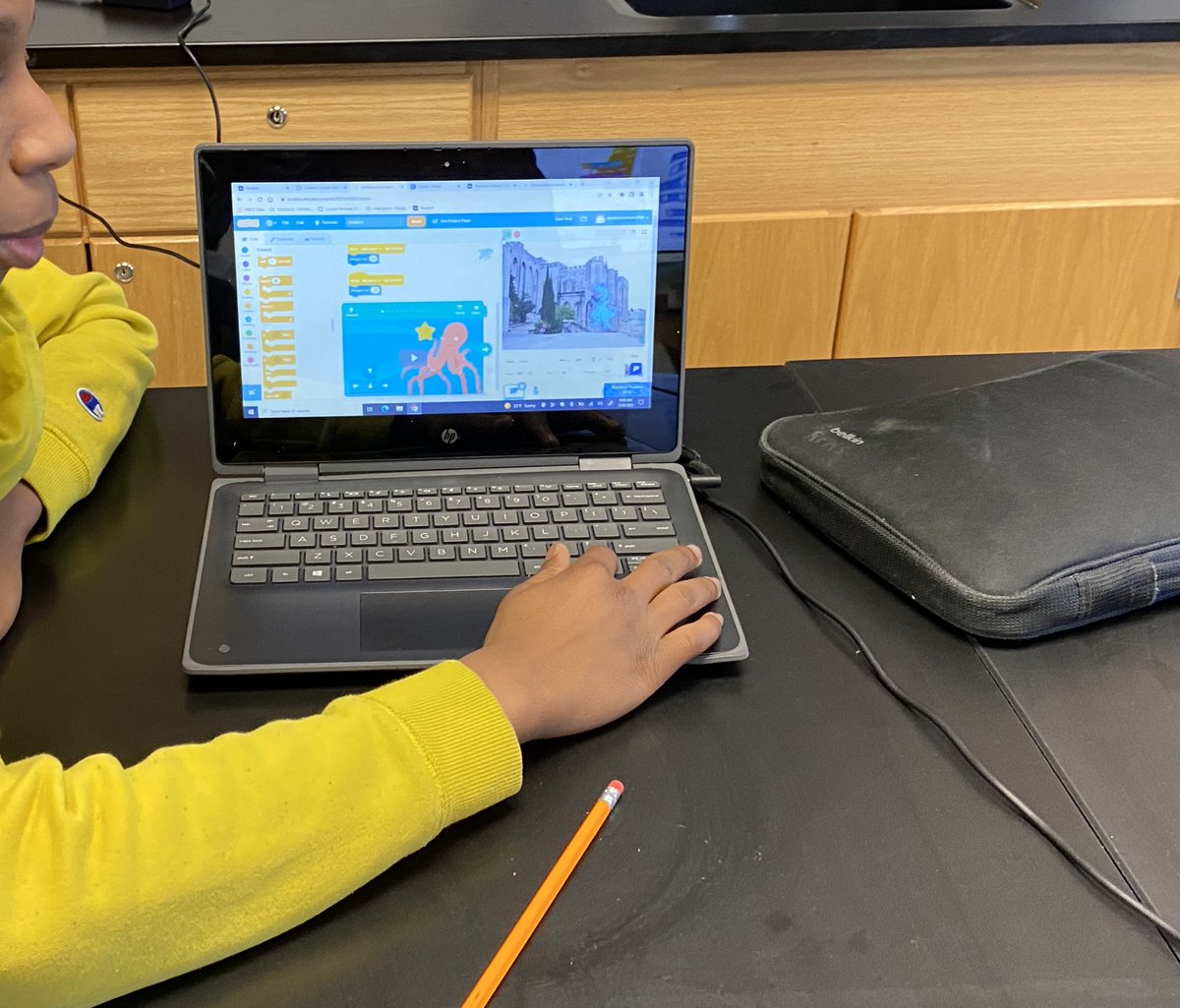 LibraryIngalls's tweet image. Today we started one of my favorite collaborative units! Working with our 8th grade math/science students to use @scratch to code @makeymakey as pressure sensors and transportation signs. 
(There will be robots and a city roadway later!)
#PWCSLibraries