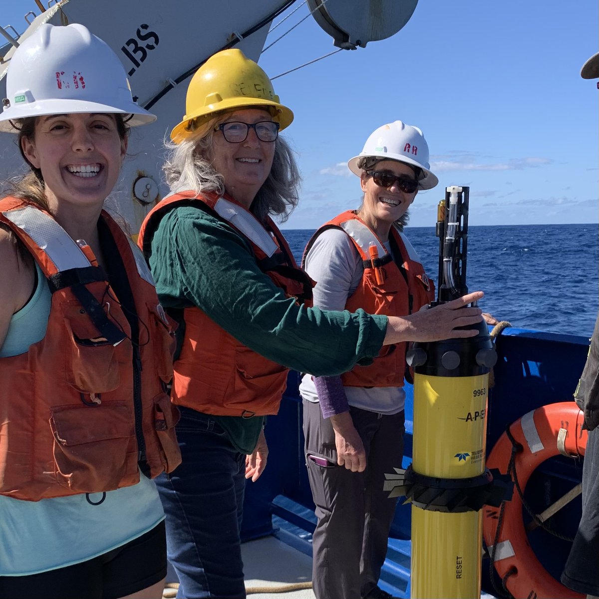 Nevertheless we persisted! Celebrating some of the many women here at sea for #QUICCHE. Including women technicians who, contrary to majority male opinion, are able to handle deck work, winches, and lifting heavy things. Thank you!