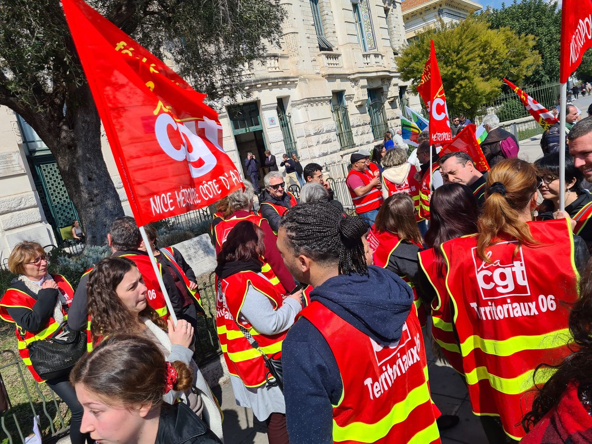 cgt_educ's tweet photo. Des grèves de surveillance du bac un peu partout sur le territoire.  À Nice, Rennes, Laval, Clermont Ferrand, Vanves, Bordeaux, Saint Nazaire... #ReformesDesRetraites #GreveReconductible #Greve20et21mars #CGT https://t.co/1cLx4PL7QQ