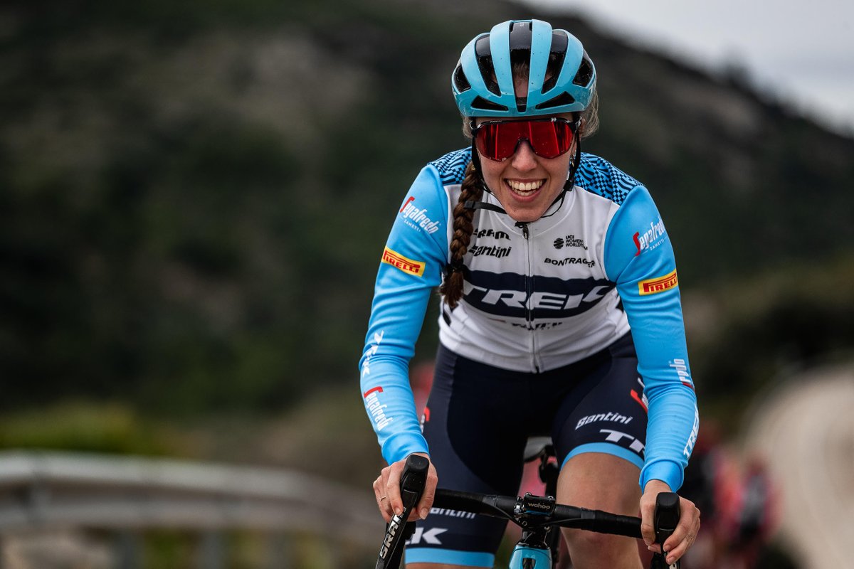 cycling_podcast's tweet photo. In the most recent episode of The Cycling Podcast Féminin, @SportsOrla spoke to Shirin van Anrooij @x_shirin of Trek-Segafredo, who yesterday won the Trofeo Alfredo Binda, a first major pro win on the road for the under-23 cyclo-cross world champion.

https://t.co/Hn5A8ywEtj https://t.co/12za3JLg3R