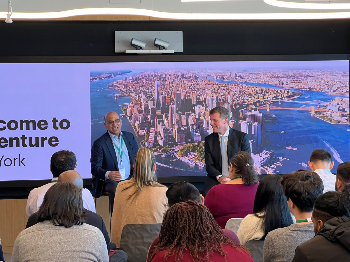 vkdesai's tweet photo. Fun, eye-popping, open mic #townhall at @Accenture  #1MW with @StateCDP US Ambassador Fick talking real world #geopolitics and #cyber. #Grateful he's leading the diplomatic charge!

@AccentureSecure @StateDept https://t.co/uMvYIRYjLd