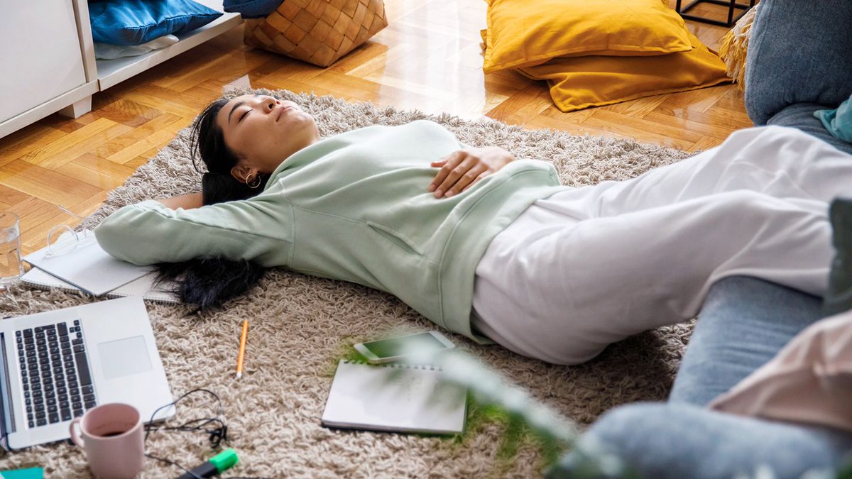 Nap Smarter, Not Longer: The Do’s & Don’ts Of Napping You Need To Know

Know more: bit.ly/3JQixfg

#uniquetimes #LatestNews #napping #boostproductivity #RechargeYourSoul #bodysignals