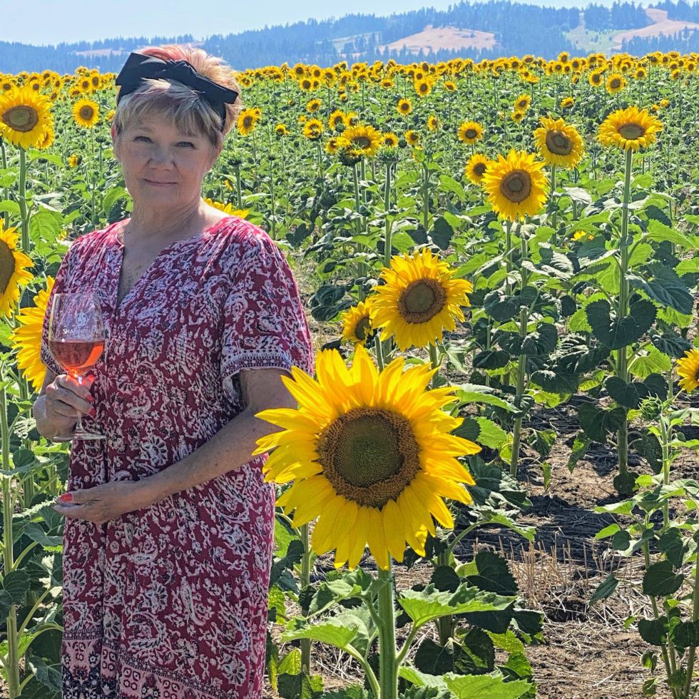 Choosing Summer Midi Dresses for Women Over 50

Just because you’re over 50 doesn’t mean you can’t rock stylish summer dresses and feel amazing (and comfortable).

Read more 👉 lttr.ai/zrSc

#FashionOver50 #Over50Fashion #SummerMidiDress