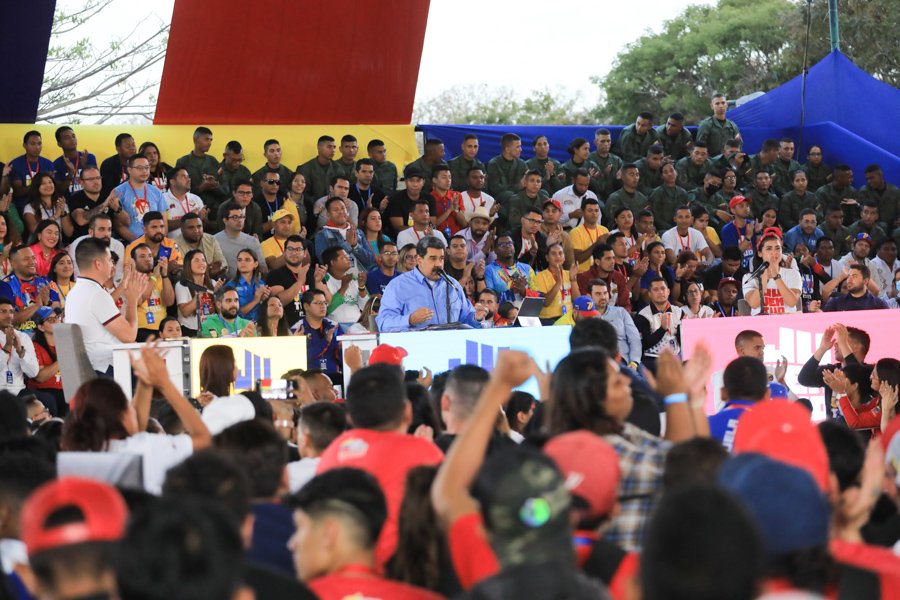 #Entérate || Presidente @NicolasMaduro convoca a los jóvenes a ser fuerza de gobierno en Venezuela. #20Mar Leer más: bit.ly/3LooO2T