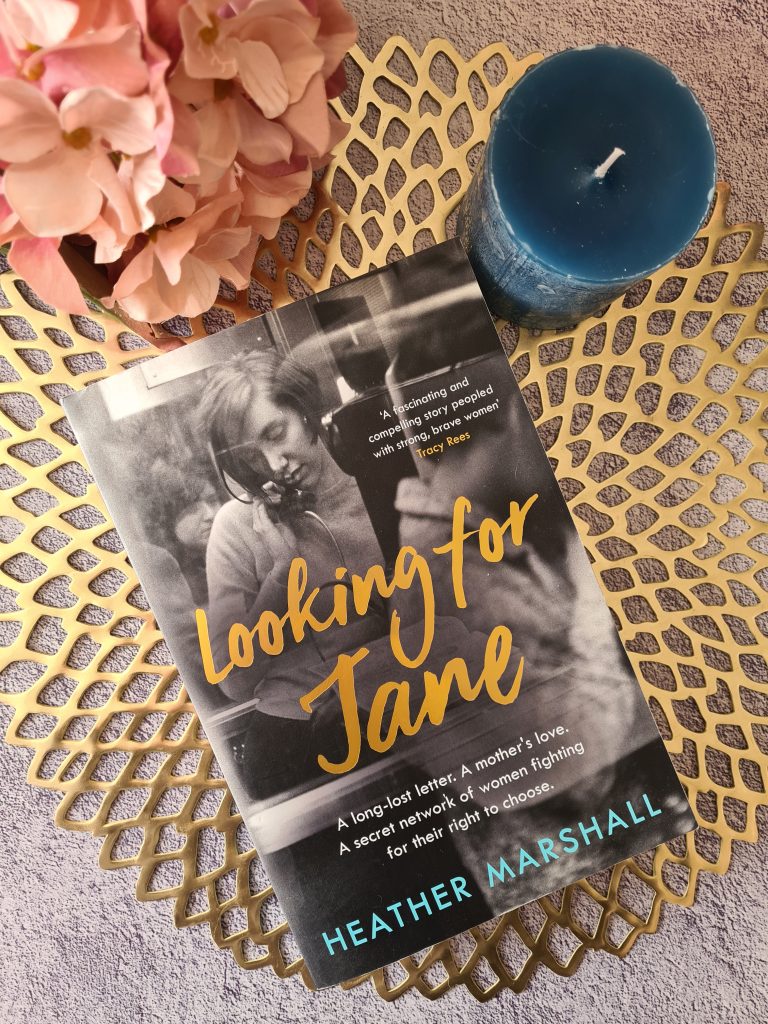 roeliareads's tweet image. #MondayMemories #LookingForJane #BookMemories #EBRecommends #RoeliaReads @ExclusiveBooks 

#BookReview Looking for Jane by Heather Marshall @HMarshallAuthor 

One of my favourite books of 2022!  Highly recommended!  

Read my review here:  roeliareads.co.za/review-snippet…
