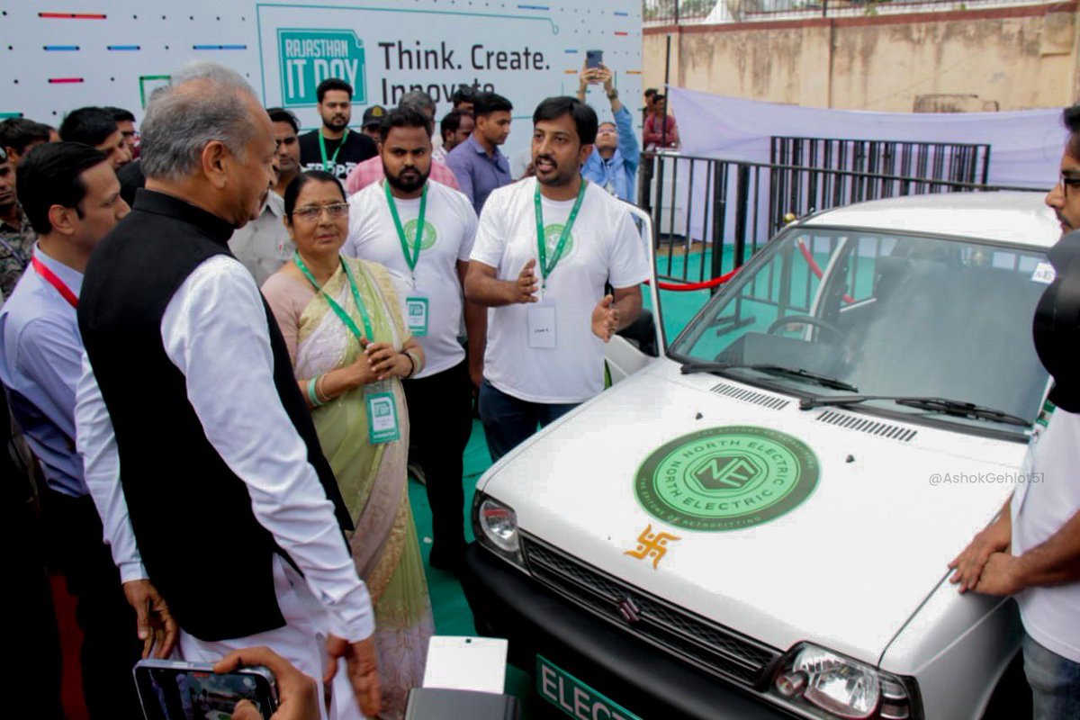 ashokgehlot51's tweet photo. पहले दिन 3600 रोजगार
युवा समर्पित प्रदेश सरकार

यह बहुत ही खुशी की बात है कि आईटी दिवस के उपलक्ष्य में आयोजित जॉब फेयर के पहले ही दिन 3600 युवाओं के रोजगार का सपना भी पूरा हुआ एवं कई प्रतिभाशाली युवाओं को 33 लाख और 30 लाख जैसे आकर्षक पैकेज भी मिले हैं। 
1/2 https://t.co/uJDF4tgg9u