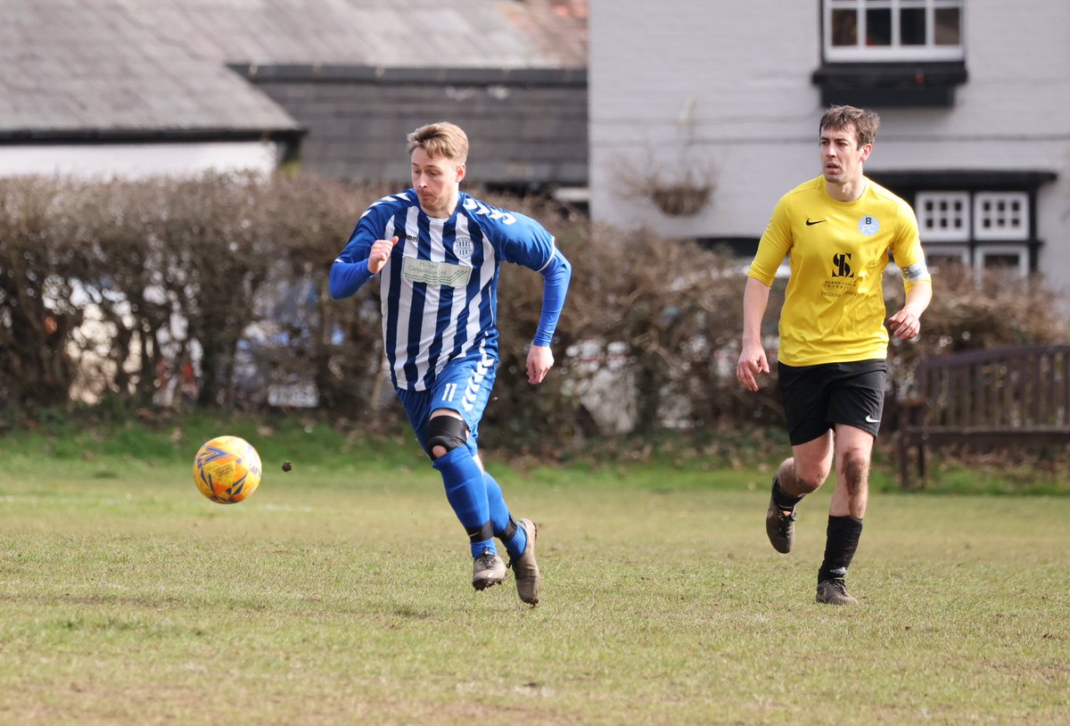 WickhamSaturday's tweet photo. A few photos from our match last weekend!
#saturdayfootball #saturdayleague #wickhamdynamos #midsolent https://t.co/KMBnPf7xaN