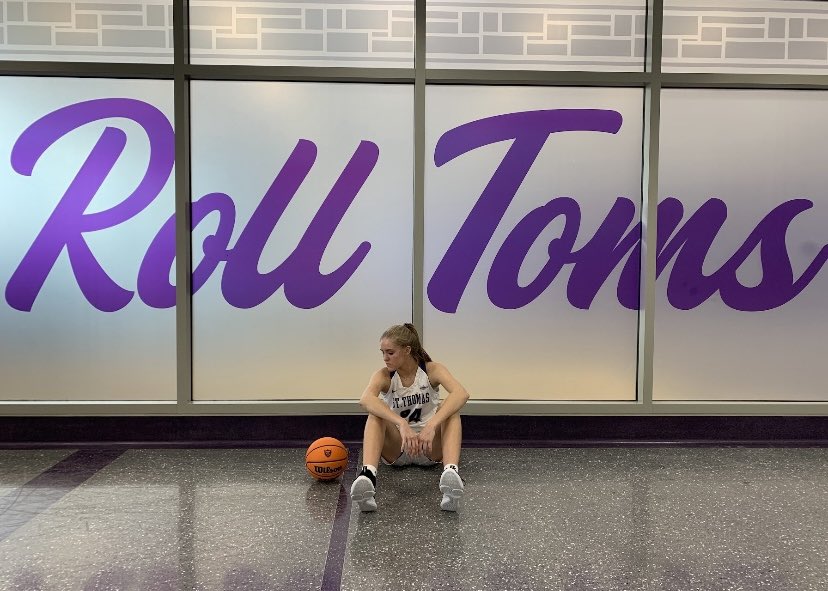 Autumn_McCall21's tweet photo. I’m so excited to announce my commitment to the University of St. Thomas!! Thank you to my family, friends and @CentennialBBall / @MNFury2025UAA teams for all the help getting me to this point! Even bigger thank you to @CoachSinn and the entire coaching staff for everything💜 💜! https://t.co/NO4ftZag0N