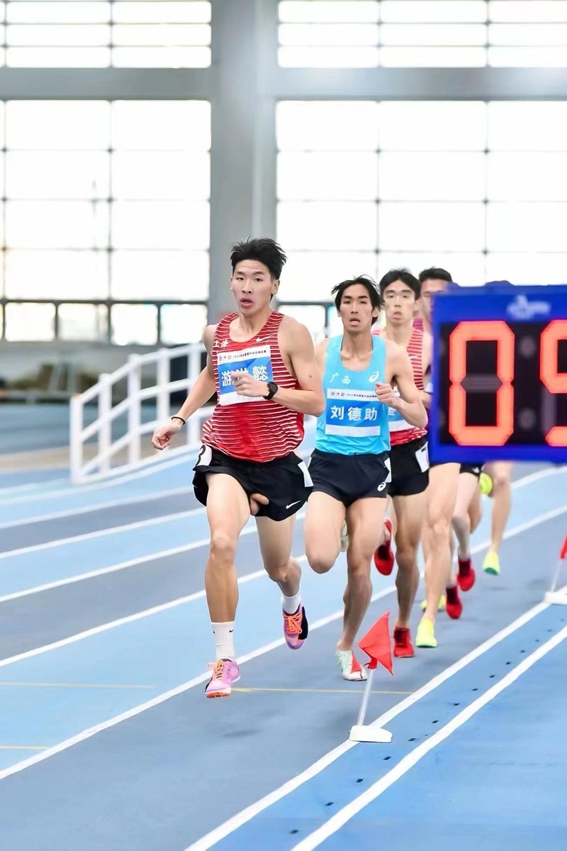 帅哥比赛把几把跑出来了。