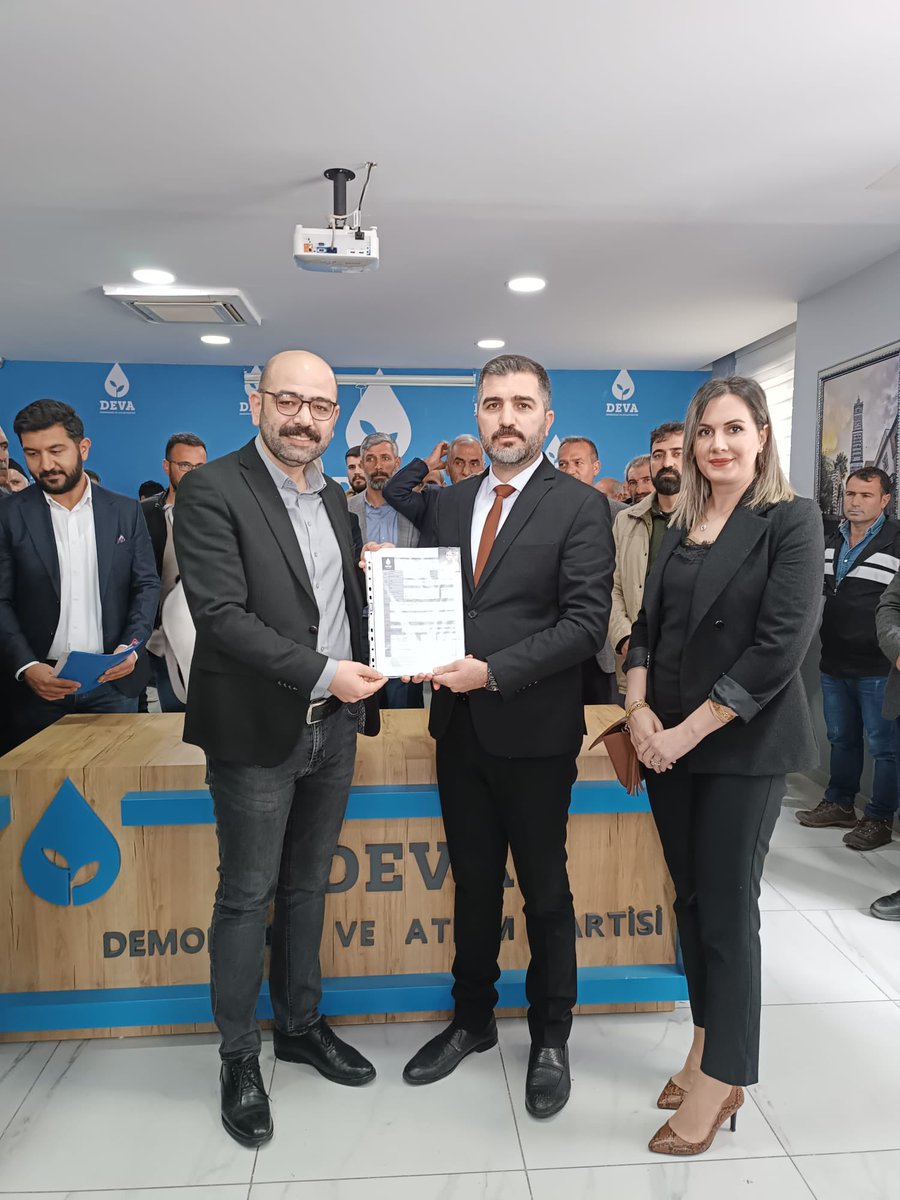 DevaErgani_'s tweet photo. 28. Dönem Milletvekili Aday adaylığı başvurularını tamamlayan Avukat Sn Recep Akdağ ve  Prof.Dr. Sn Cenap Ekinci 'nin basın açıklamasına iştirak ettik . Her iki adayımıza da bu yolda başarılar diliyoruz. https://t.co/0XklrnxOPv