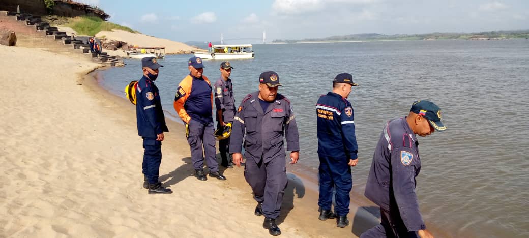 inea_venezuela's tweet photo. #20Mar ¡Inspección!👀

Nuestros bomberos marinos de la @capiptoCBolivar   con los Bomberos Municipales y la @PCCAPITAL realizaron inspección a un Balneário en el playón #LaCocuyera para el disfrute de temporadistas en #SemanaSanta.

#JuntosContraLasMafias https://t.co/ujrGrmyhGe