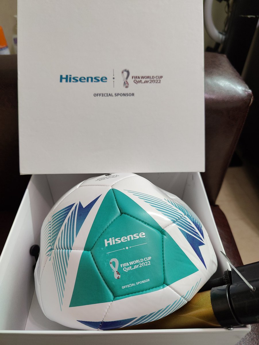 KavitaChugh's tweet photo. @Hisense_IND that was really quick! Glad to receive this lovely football. 💙
Also want to call out the gesture of including an air pump in the package.
Thank you! #ColorsofEmotions #Hisense #WeLiveFootball https://t.co/GiF5r7M6Wr
