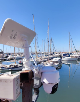 GarauIngenieros's tweet photo. Durante la semana pasada instalamos una de cámara de nuestro sistema Spillcontrol, en el Club Nàutic Portitxol, que analiza la calidad del agua en tiempo real detectando posibles vertidos mediante análisis de imagen con inteligencia artificial. https://t.co/1qsN8w7n8g