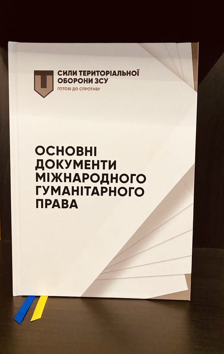 AzonesLaw's tweet photo. Дотримання норм починається з їх знання!
#AZONES долучилися до створення збірки «Основні документи МГП», укладеної Робочою групою щодо виконання норм МГП @TDF_UA і @ULAGroup у рамках проєкту ICAP «Єднання».
Текст👇🏻
https://t.co/7gGkhkzg9L https://t.co/i8DKujmUa9