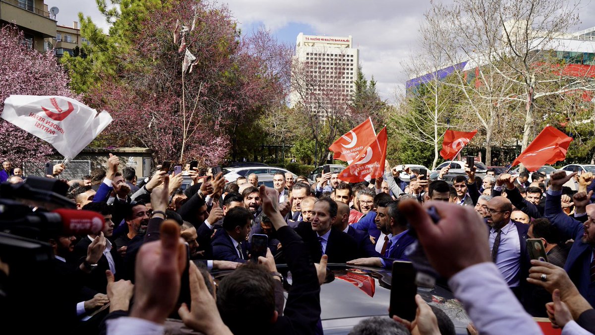 erbakanfatih's tweet photo. 14 Mayıs’ta yapılacak milletvekili seçimlerine tüm seçim bölgelerinde, herhangi bir ittifaka dahil olmadan, müstakil olarak girme kararımızı ve Cumhurbaşkanlığı seçimleri için de Cumhurbaşkanı adaylığımızı ilan ettik. Ülkemize ve tüm insanlığa hayırlar getirmesini diliyoruz. https://t.co/6f355dh1pw