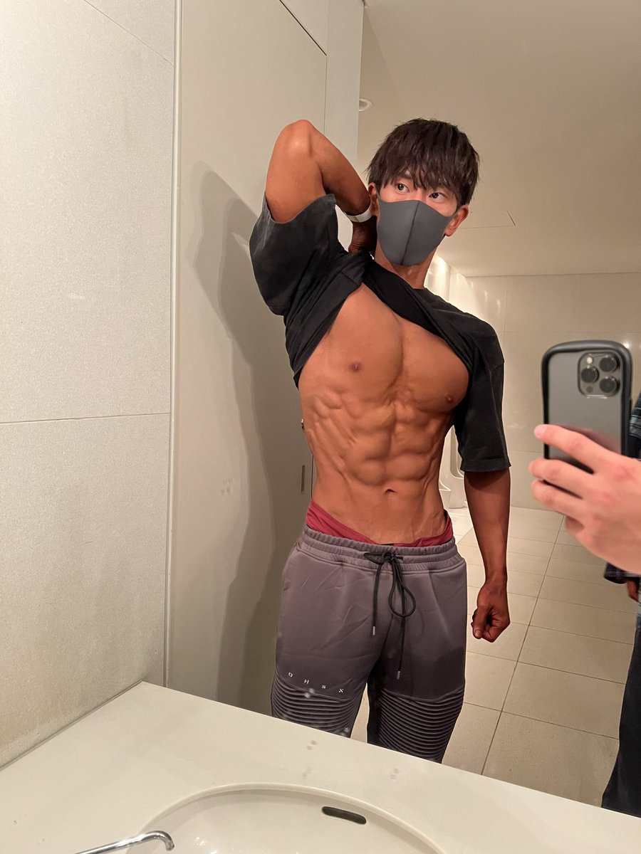 kwphysique's tweet photo. 腹筋 https://t.co/80JJT9oFtq