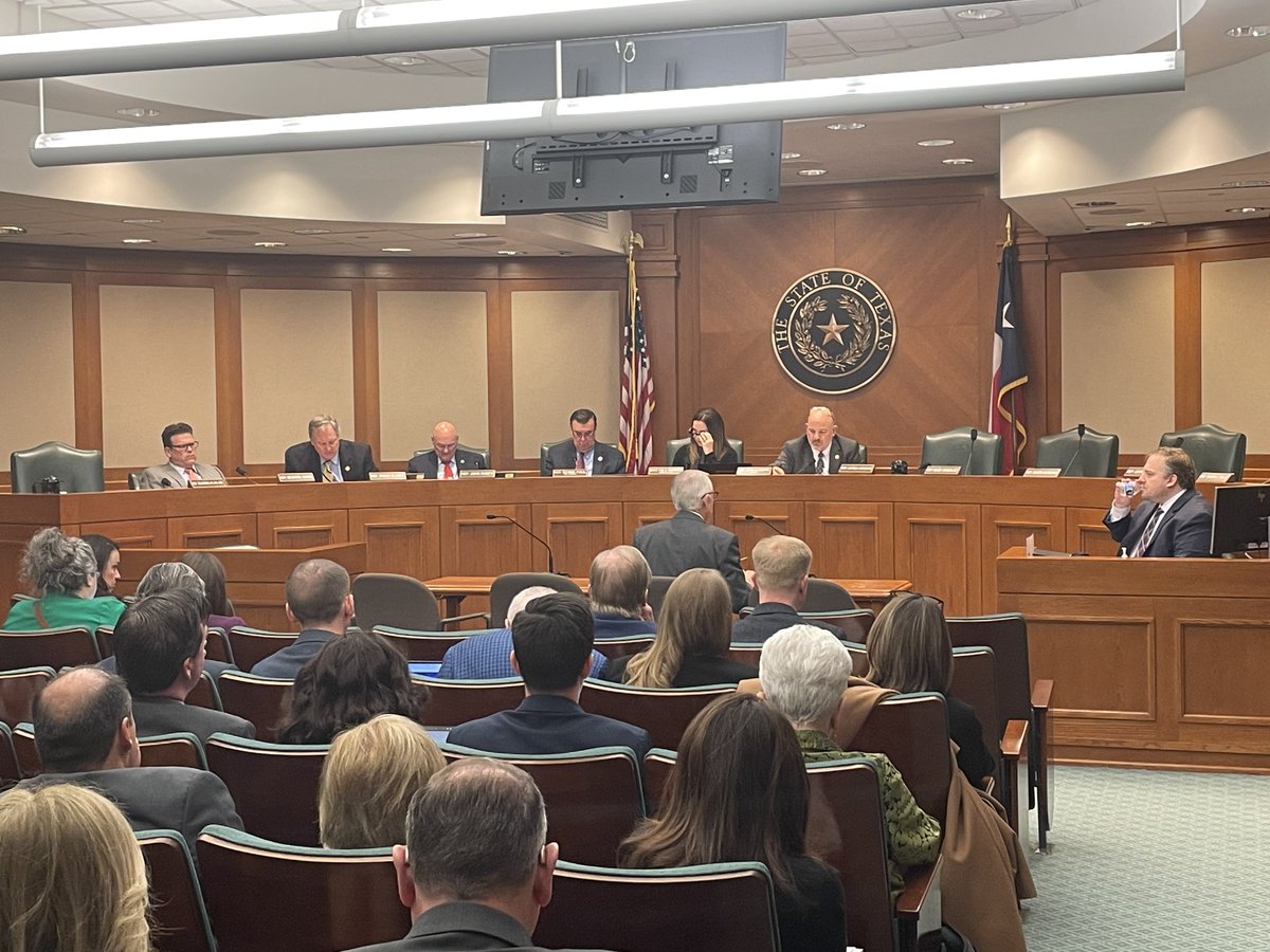 Danielle Zaragoza King (@dzaragozatx) on Twitter photo Big day at #txlege! Rep. <a href="/GaryVanDeaver/">Gary VanDeaver</a> is laying out HB 8 before the <a href="/TexasHouse/">Texas House of Representatives</a> Higher Ed committee. This bill could result in a historic investment in our community colleges to equip students with skills & credentials needed to support our growing economy. #txlege Big day at #txlege! Rep. <a href="/GaryVanDeaver/">Gary VanDeaver</a> is laying out HB 8 before the <a href="/TexasHouse/">Texas House of Representatives</a> Higher Ed committee. This bill could result in a historic investment in our community colleges to equip students with skills & credentials needed to support our growing economy. #txlege