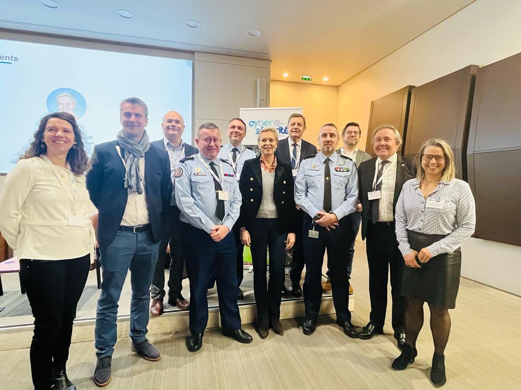 <a href="/UBS_fondation/">Fondation UBS</a> <a href="/UBS_universite/">UBS_universite</a> 
<a href="/Gendarmerie/">Gendarmerie nationale</a> <a href="/GICAT_FR/">GICAT</a> <a href="/AtosFR/">Atos France</a> @ENSIBS 

Heureuse d’avoir participé ce matin au colloque sur la cybersécurité des événements publics organisé par la fondation de l’université Bretagne Sud