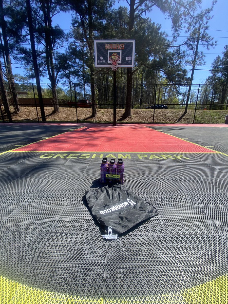 CHEVYREVIES's tweet photo. Thanks @DrinkBODYARMOR 

“Money Shot” 🏀 video shoot @_Mattie_B @mogulmal @LondonElixirLX 

Musician Tailors, LLC https://t.co/eOIDLdGvvo