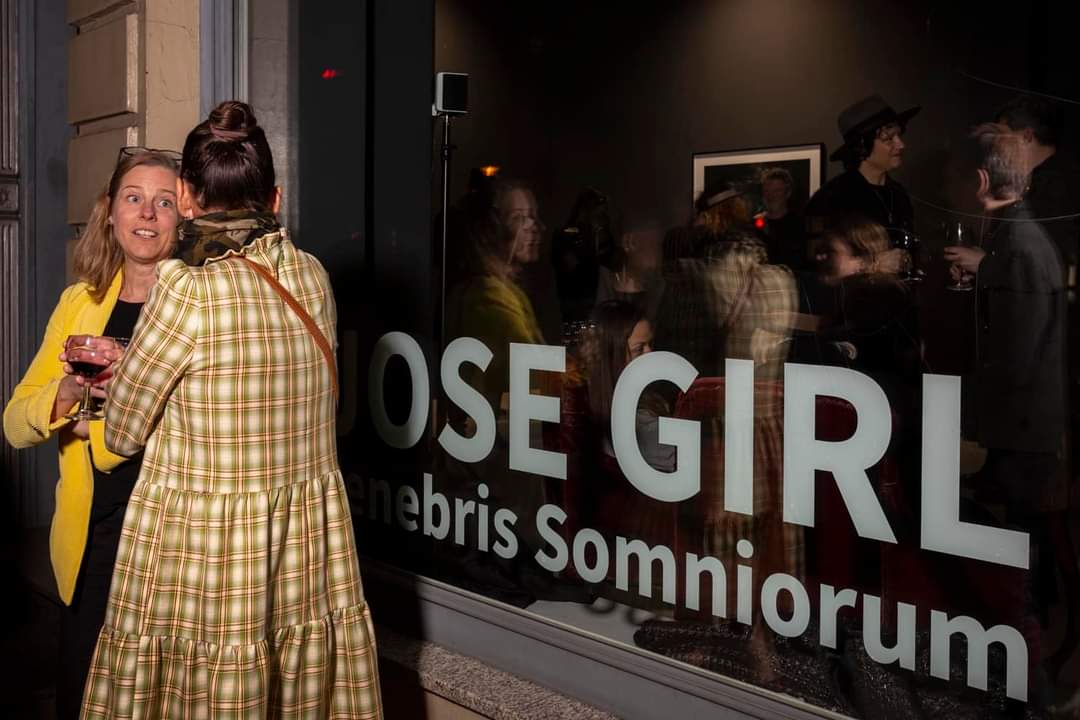¡Tenebris Somniorum! 🖼 🥂

Inauguración de la obra Jose Girl Tenebris Somniorum en Janine Bean Gallery expuesta en Berlin 🇩🇪. 03.17.23

📸 Galería completa: 👉 facebook.com/10006718002448…

🎬 Exposición: youtu.be/8RX5grX_wzY

#JoseGirl #JanineBeanGallery