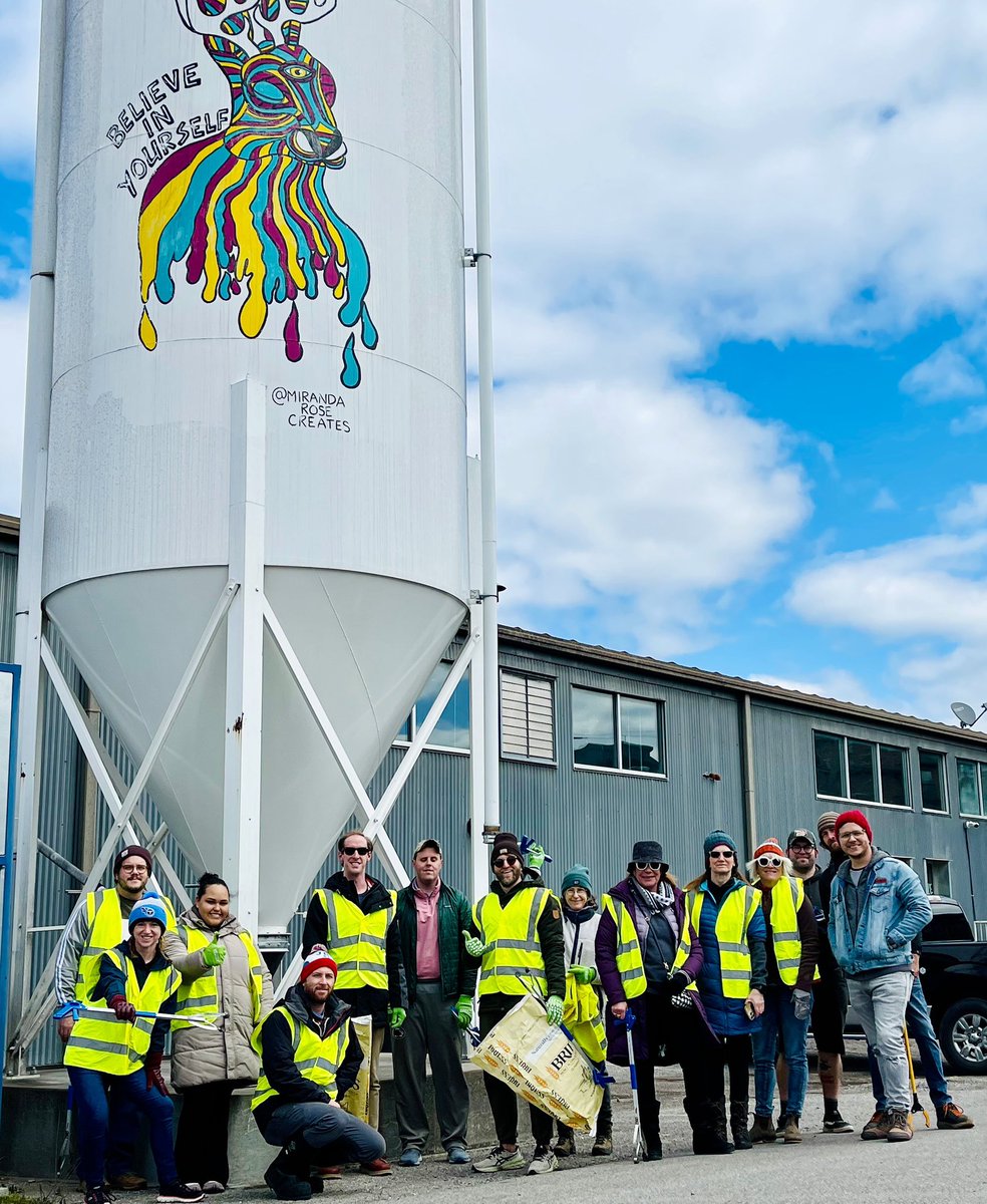 BarJackalope's tweet photo. Thank you to everyone who braved the chilly weather and joined us for yesterday’s Pick-up for a Pint! 🍻♻️ Stay tuned for a special announcement about April’s pick-up on Sunday the 16th! 🙌 @TurnipGrnReuse 

#PickUpForAPint #Volunbeering https://t.co/gc7Z6lOcK8