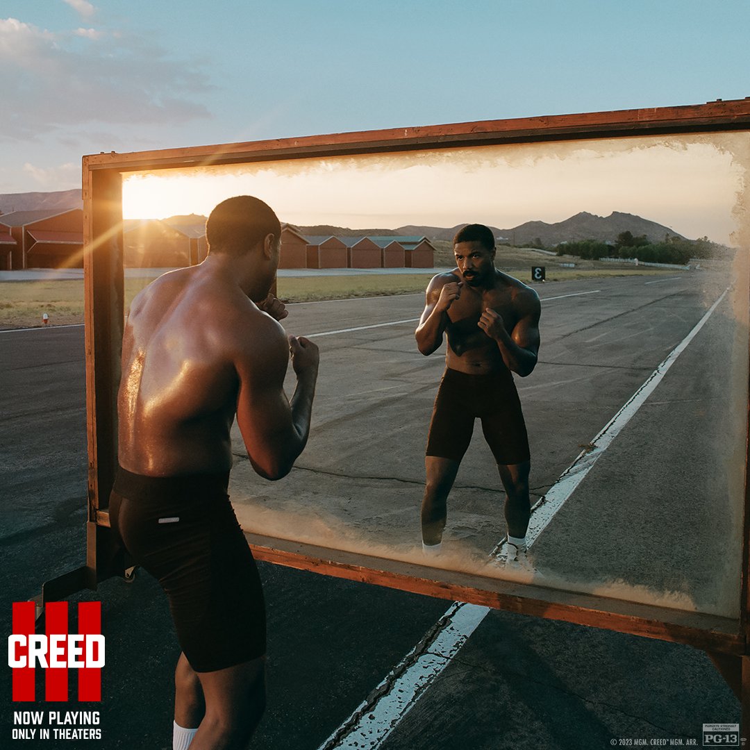 Michael B. Jordan oog in oog met Adonis Creed in nieuwe Creed 3 poster