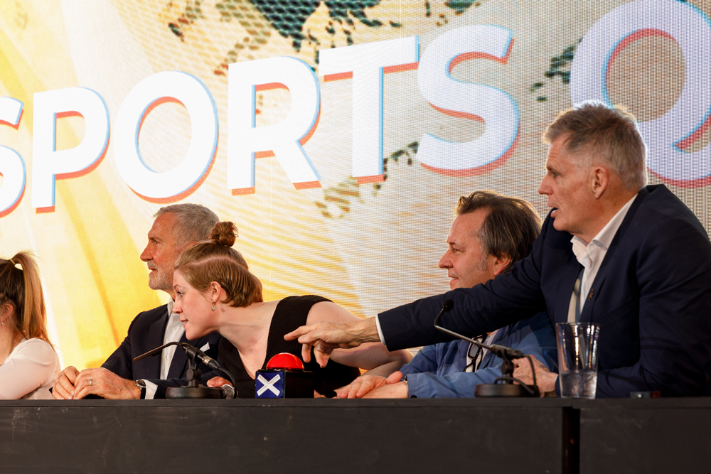 Allan Picken tweet media