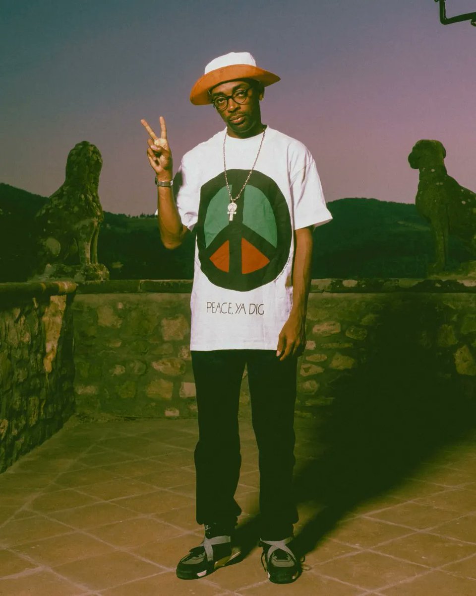 Happy Birthday Spike Lee 🎂
#spikelee #Jordan #MichaelJackson #dotherightthing #movie #film #cinéma #80s #90s