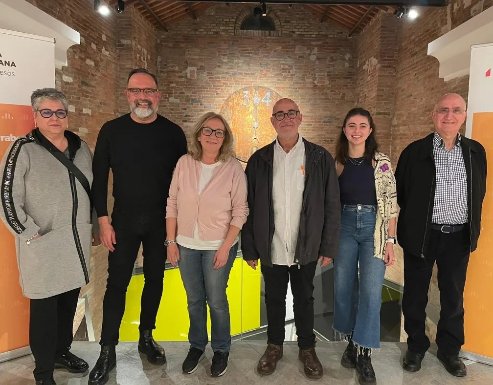 Que Barcelona no s’acaba a les Glòries s’ha de demostrar amb fets.

A Sant Martí comptem amb un equip i candidats amb tota la il·lusió i totes les ganes de fer una campanya fantàstica, en un Districte que serà transcendental. És hora d'apostar-hi, de sumar, i de guanyar.

(1/2)