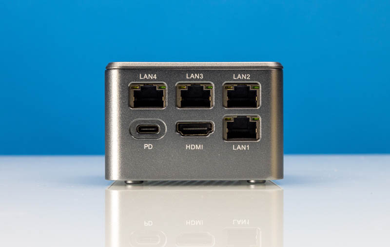ServeTheHome's tweet photo. We test the crazy small 4x 2.5GbE iKoolCore R1 with VMware ESXi, Ubuntu, Proxmox VE, Windows, OPNsense, and pfSense. This might be the best #homelab and portable demo node around at only 0.27L https://t.co/XuQyhjkJhI @vmware @ubuntu @TProxmox @opnsense @pfSense @iKOOLCORE https://t.co/KcqNTGk1Vc