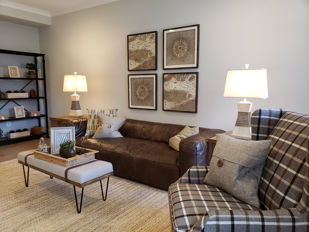 StagedInterior's tweet image. Whether the design is cozy and family-oriented or formal and elegant, home staging is all about selling a lifestyle to potential buyers.

Interested in staging your property?
Use this link to get a QUICK QUOTE.
stagedinterior.com/quickquote
📞 703-261-7026

#homestaging