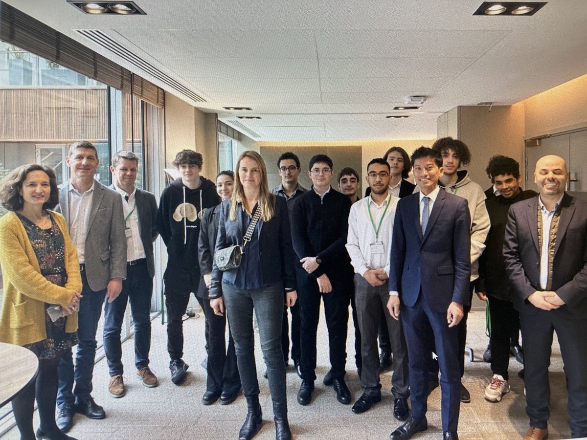 De nombreux échanges avec les lycéens de La Tournelle (La Garenne-Colombes) en visite chez <a href="/bnpp_cardif/">BNP Paribas Cardif</a> dans le cadre du programme P-tech. Au programme : atelier de développement, visite du ⁦<a href="/CardifLab/">The Cardif Lab'</a>⁩, rencontre de membres du comité exécutif …
